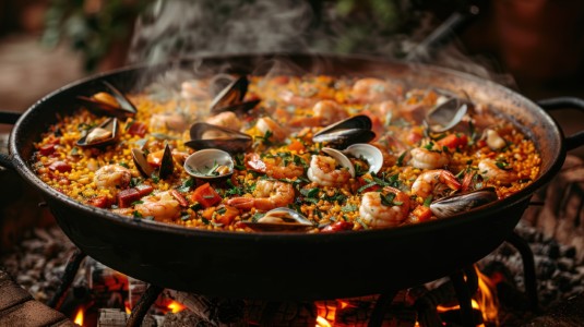 Imagen de referencia, platillo paella español